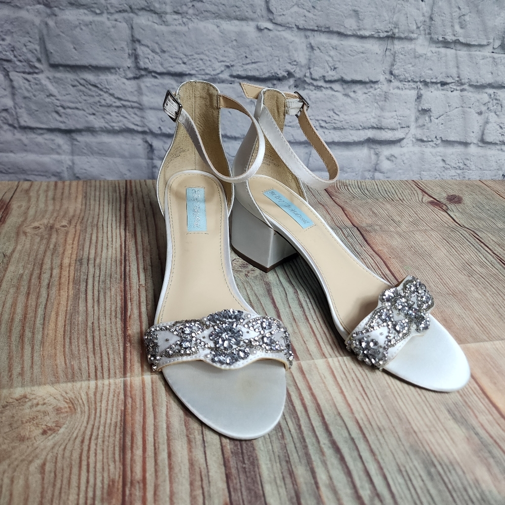 Betsey Johnson Mel Ivory Block Heel Evening Bridal Sandals